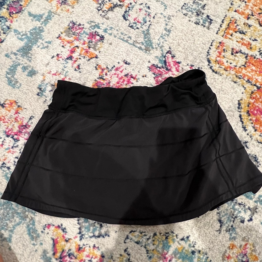 Black lulu lemon skirt size 6